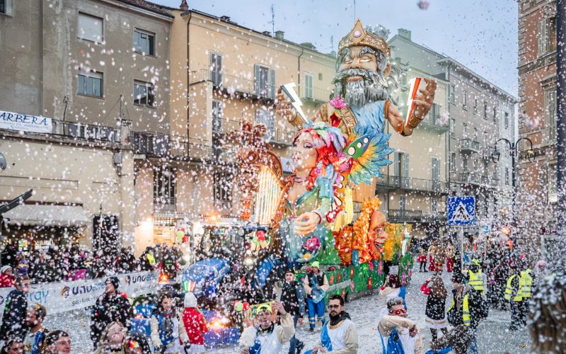 La sfilata dei carri torna all’Altipiano